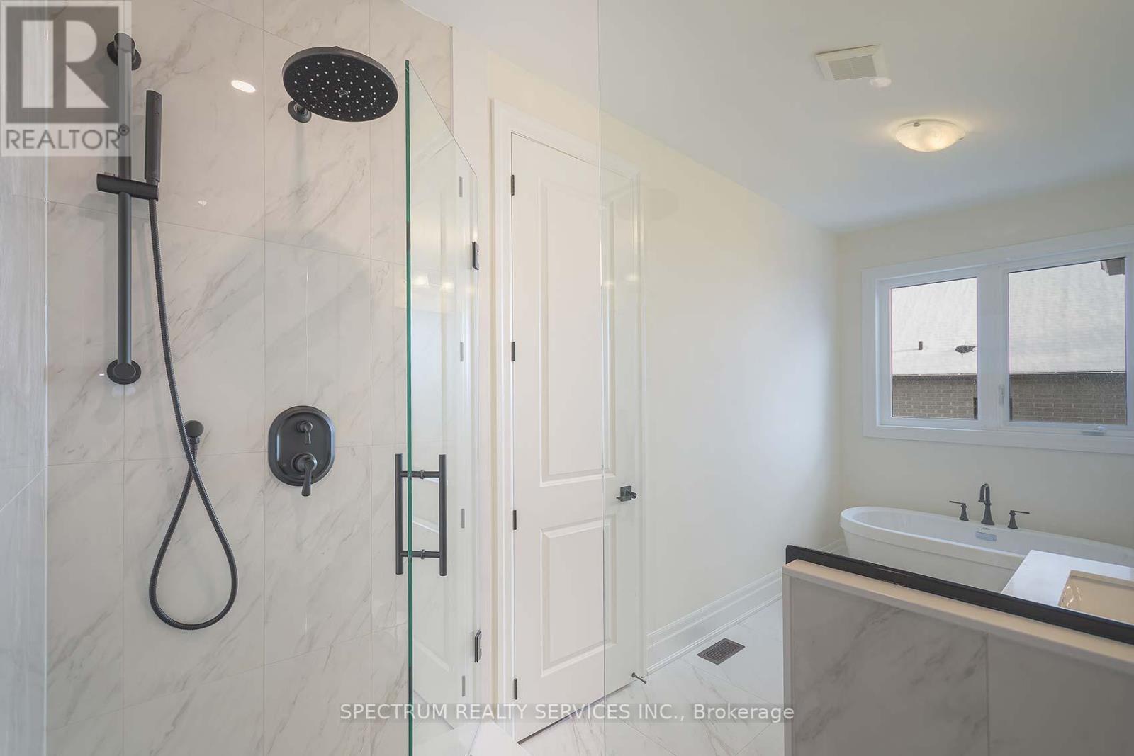 203 Grand Trunk Avenue, Vaughan, Ontario  L6A 5E5 - Photo 24 - N12596658