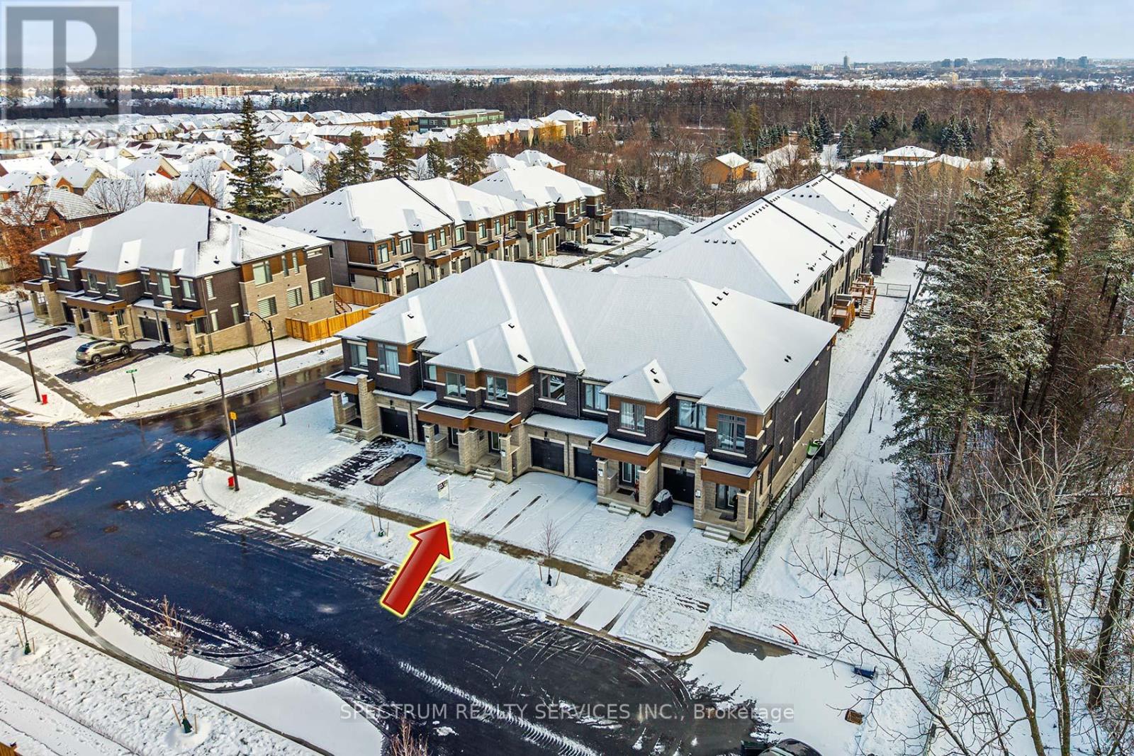 203 Grand Trunk Avenue, Vaughan, Ontario  L6A 5E5 - Photo 3 - N12596658