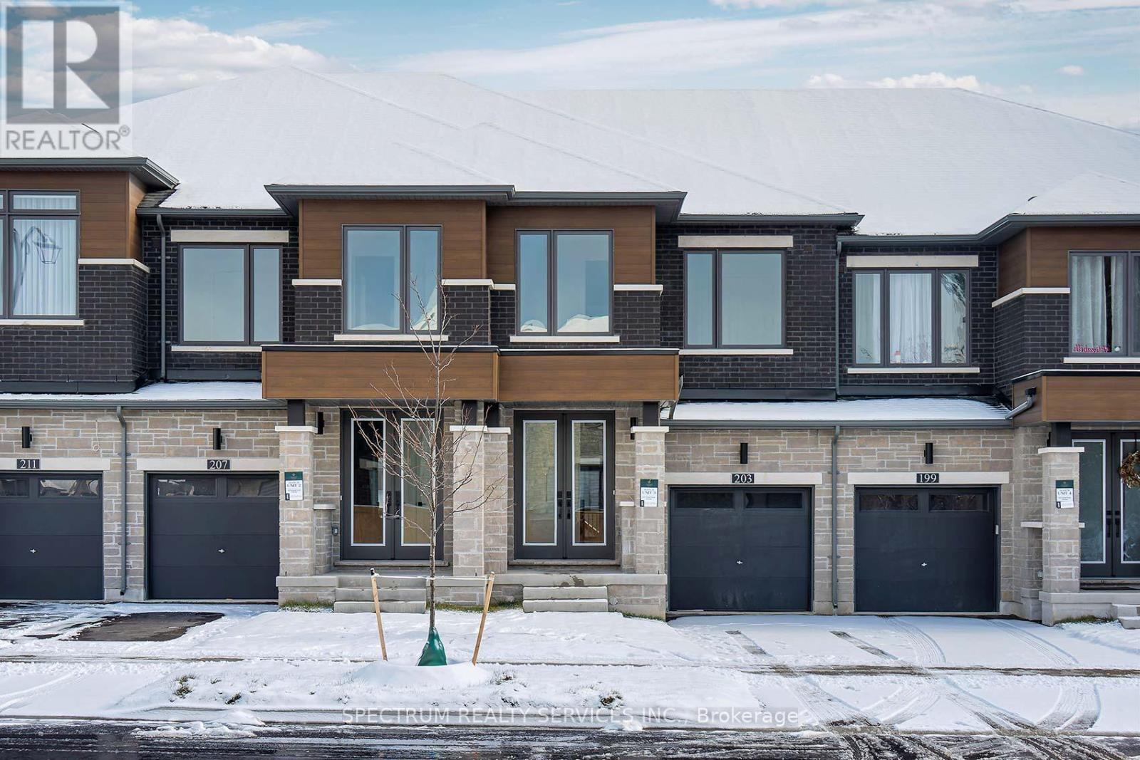 203 Grand Trunk Avenue, Vaughan, Ontario  L6A 5E5 - Photo 4 - N12596658