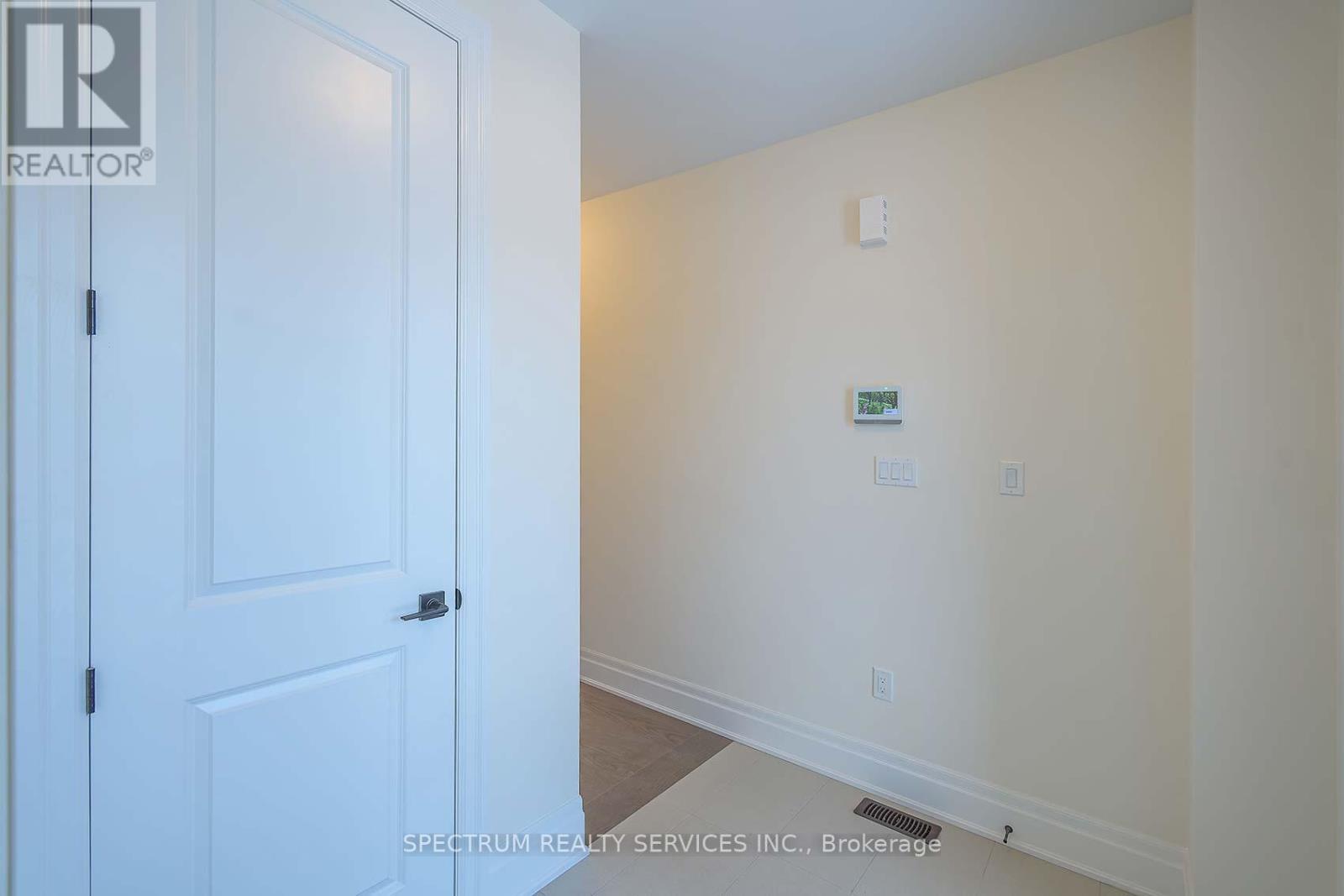 203 Grand Trunk Avenue, Vaughan, Ontario  L6A 5E5 - Photo 8 - N12596658