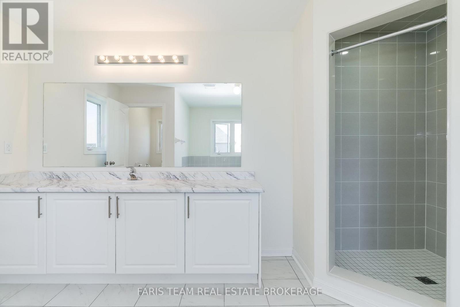 6 Cliff Thompson Court, Georgina, Ontario  L0E 1R0 - Photo 26 - N12596702