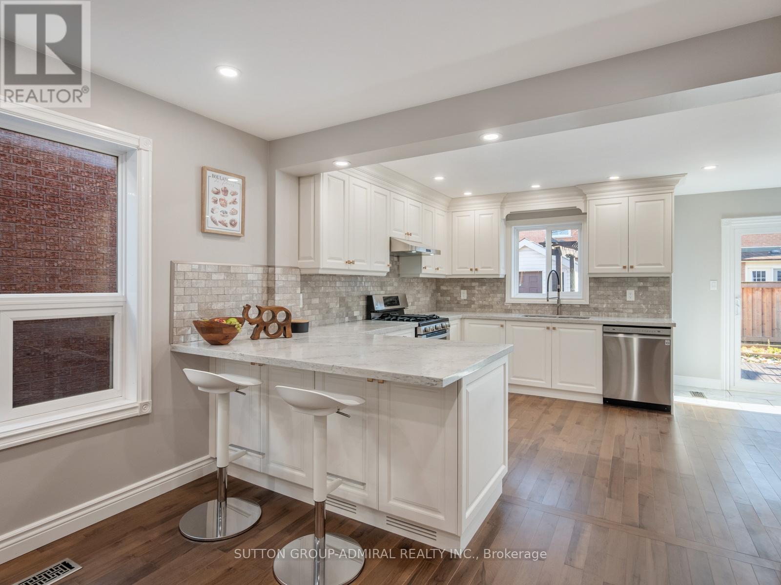 7 San Marko Place, Vaughan, Ontario L4L 7M6 - Photo 12 - N12596714