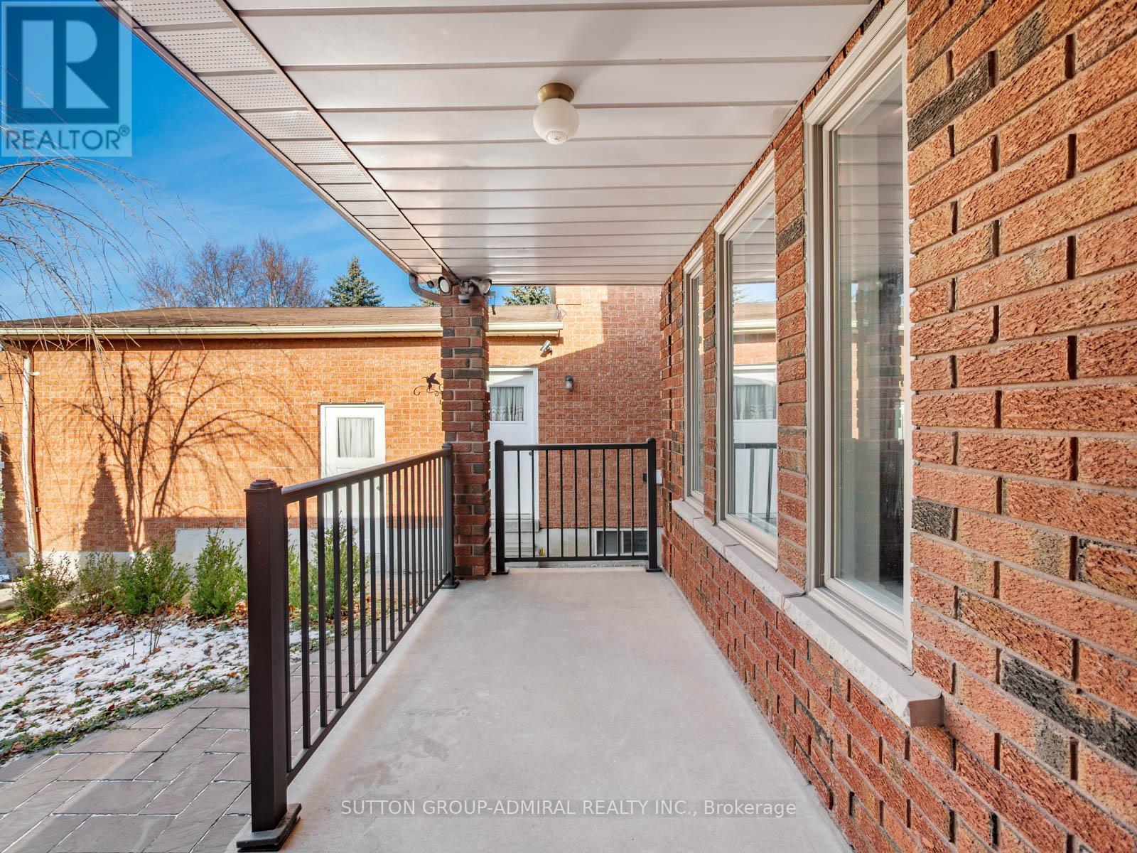 7 San Marko Place, Vaughan, Ontario L4L 7M6 - Photo 4 - N12596714