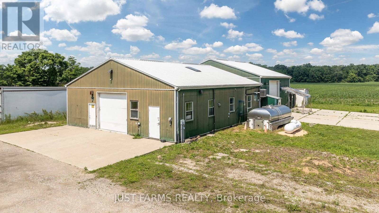 1052 Longwoods Road, Southwest Middlesex, Ontario  N0L 1Z0 - Photo 6 - X12241486