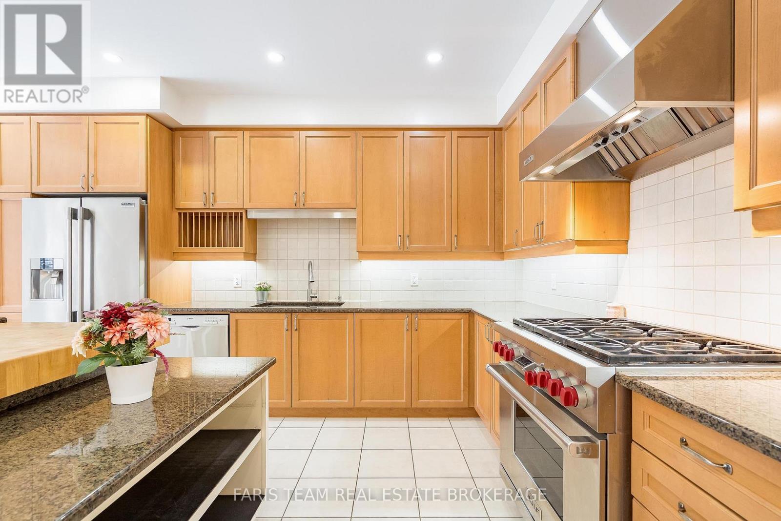 146 Sandringham Drive, Barrie, Ontario  L4M 0C9 - Photo 6 - S12596706