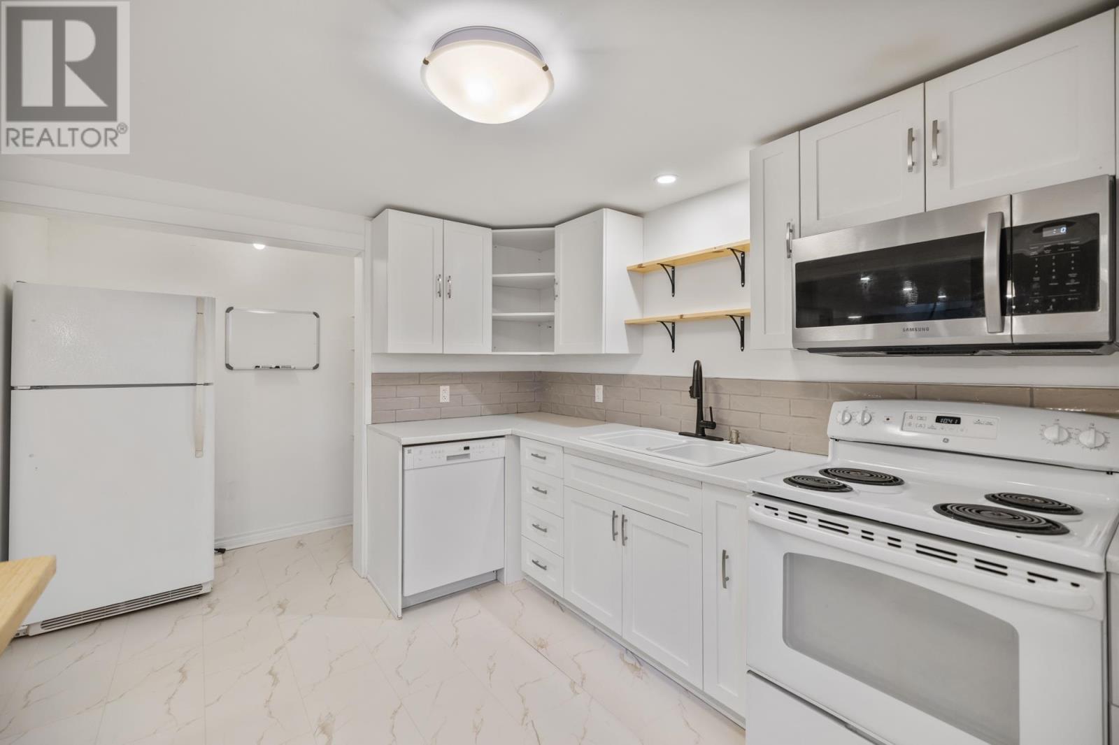 45 Dewar Drive, Stratford, Prince Edward Island  C1B 1K3 - Photo 32 - 202528972