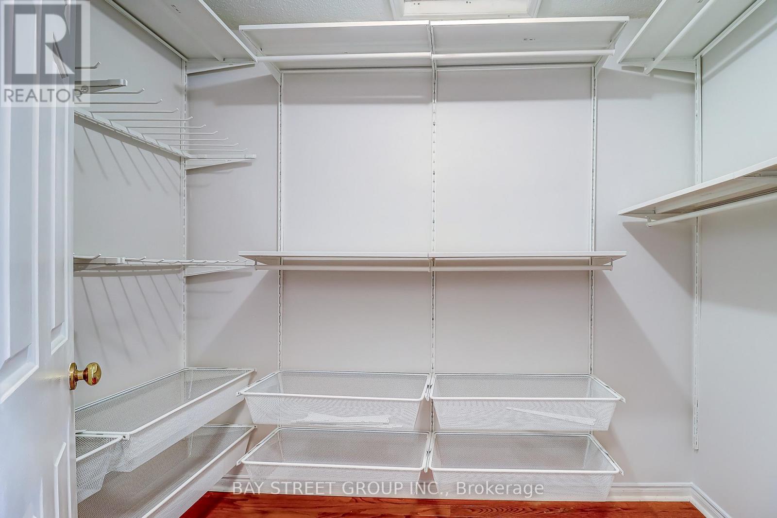 679 Constellation Drive, Mississauga, Ontario  L5R 2V9 - Photo 27 - W12596652