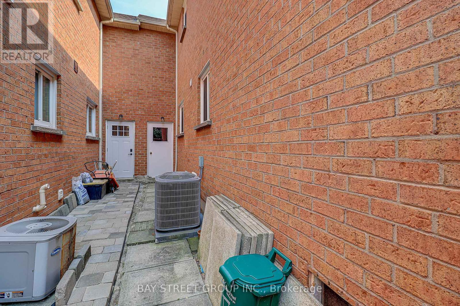 679 Constellation Drive, Mississauga, Ontario  L5R 2V9 - Photo 39 - W12596652