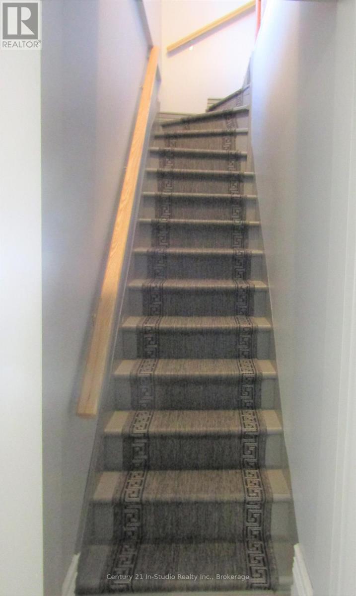 B - 316 Centre Street, North Huron, Ontario  N0G 2W0 - Photo 14 - X12387464