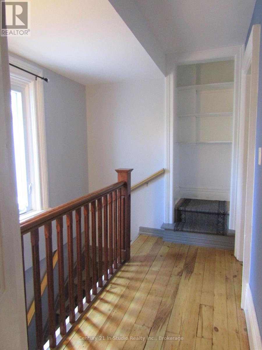 B - 316 Centre Street, North Huron, Ontario  N0G 2W0 - Photo 15 - X12387464