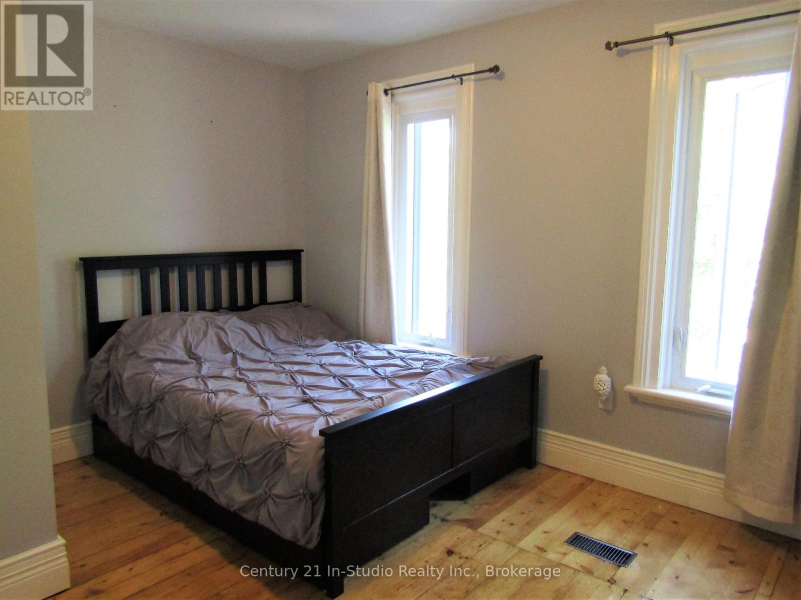 B - 316 Centre Street, North Huron, Ontario  N0G 2W0 - Photo 17 - X12387464