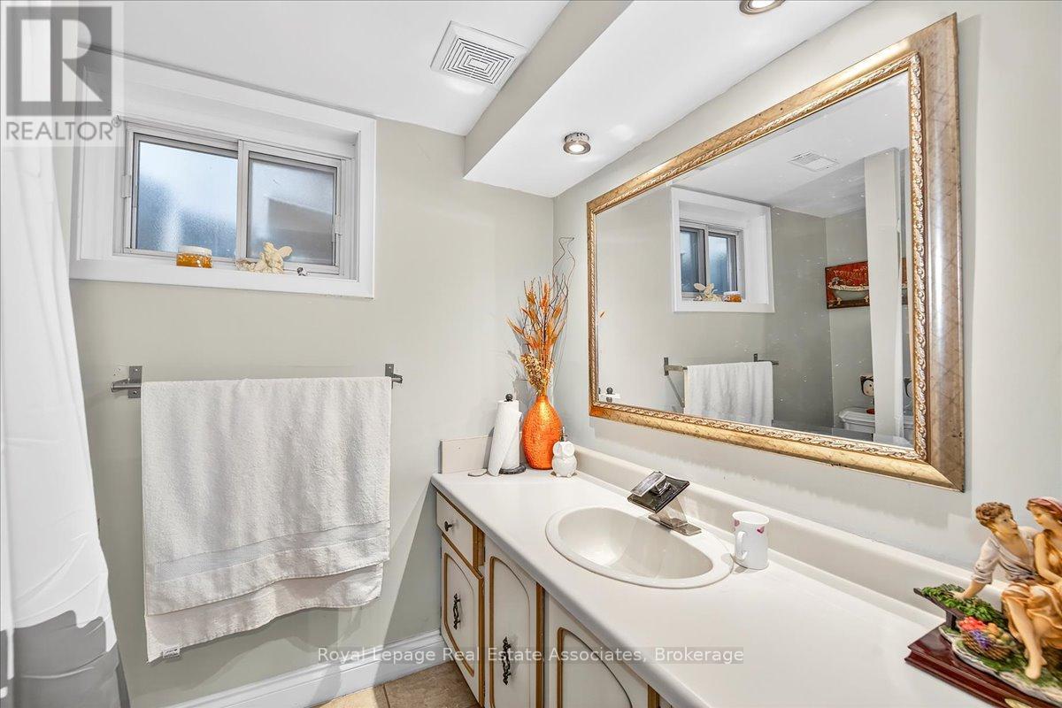 51 Picton Street, Hamilton, Ontario  L8L 1E4 - Photo 24 - X12596664