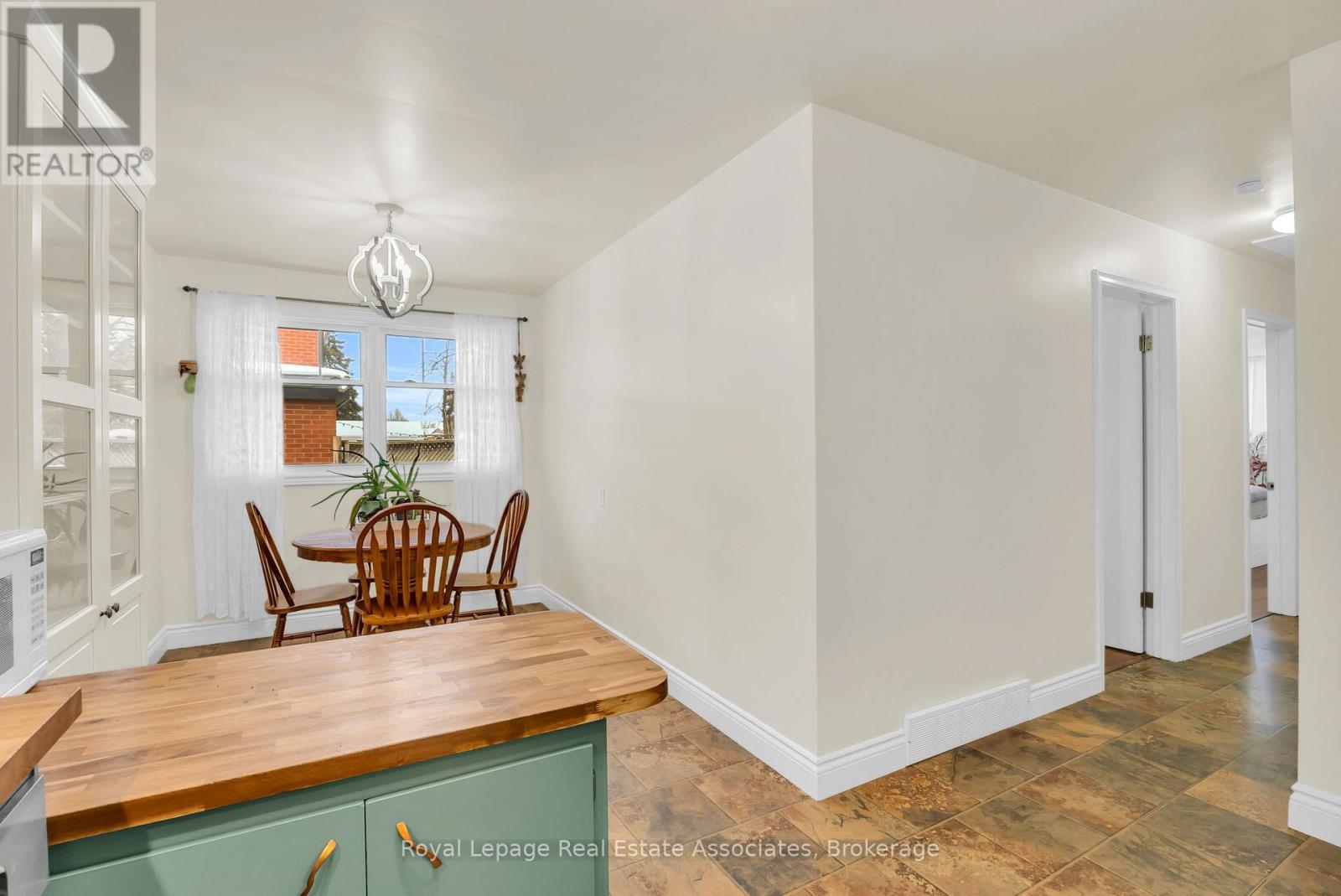 12 Carnaby Crescent, Kitchener, Ontario  N2A 1M7 - Photo 10 - X12596710