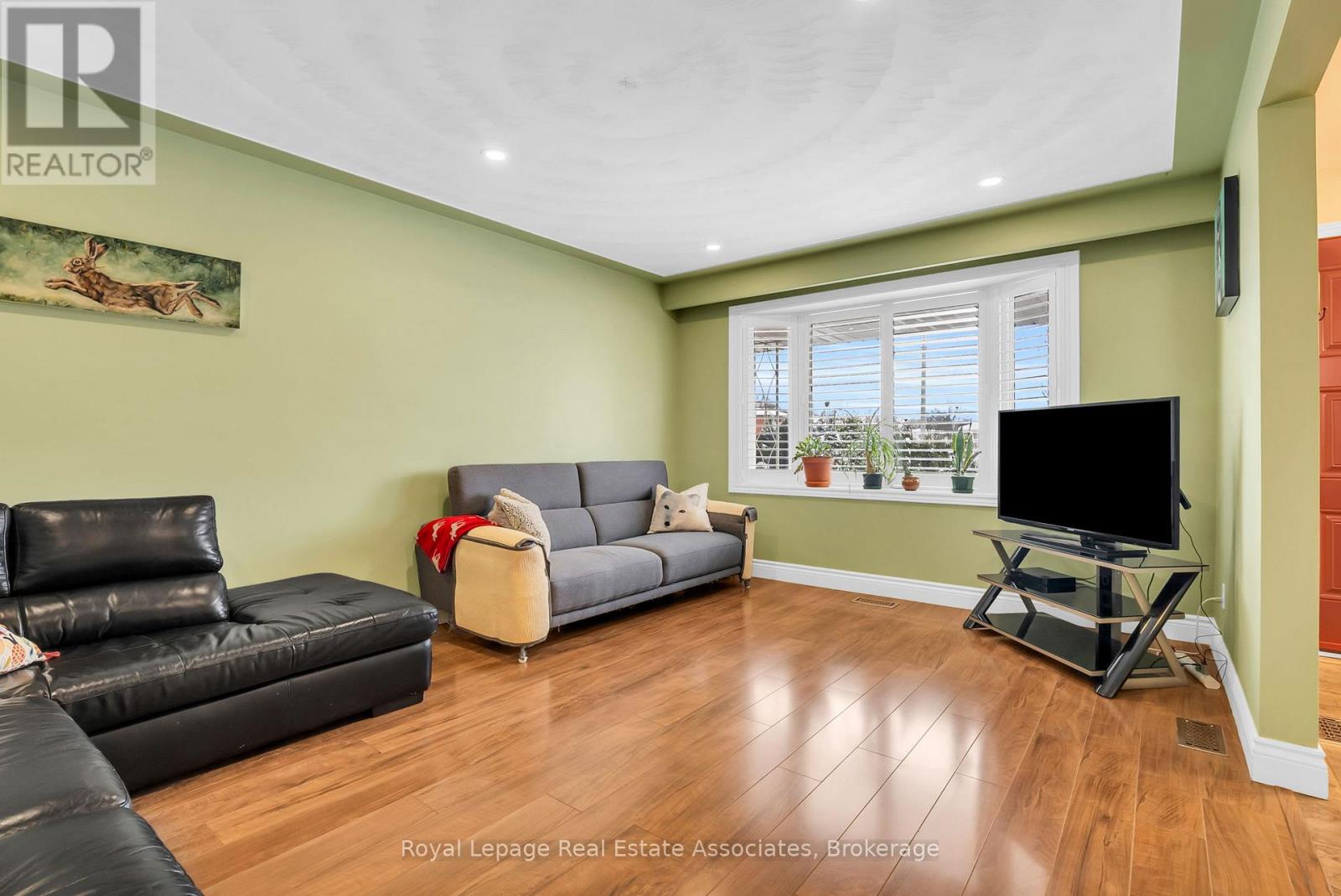 12 Carnaby Crescent, Kitchener, Ontario  N2A 1M7 - Photo 5 - X12596710