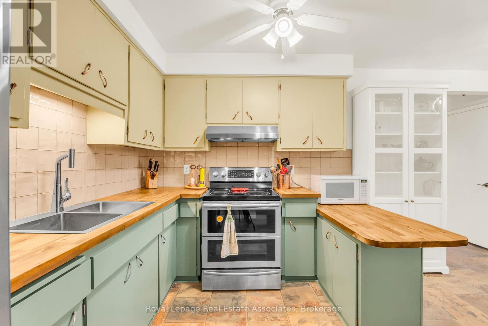 12 Carnaby Crescent, Kitchener, Ontario  N2A 1M7 - Photo 8 - X12596710