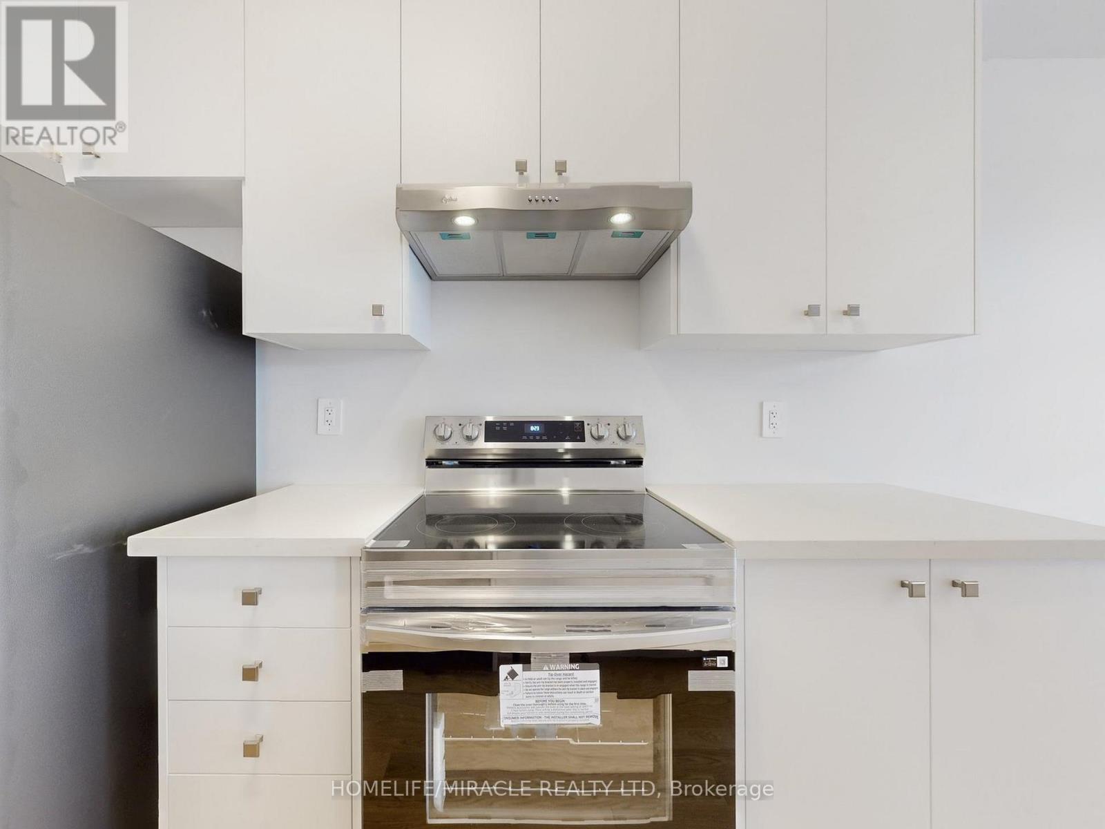 5909 Saigon Street, Mississauga (East Credit), Ontario  L5V 0E9 - Photo 10 - W12554570