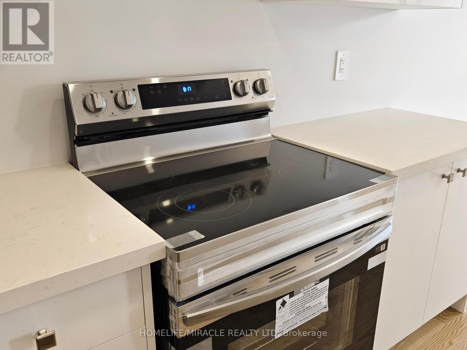 5909 Saigon Street, Mississauga (East Credit), Ontario  L5V 0E9 - Photo 11 - W12554570