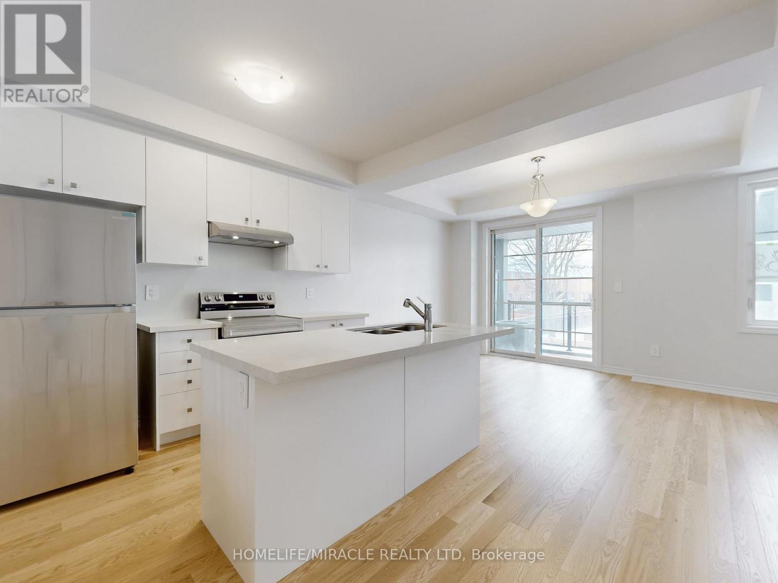 5909 Saigon Street, Mississauga (East Credit), Ontario  L5V 0E9 - Photo 6 - W12554570