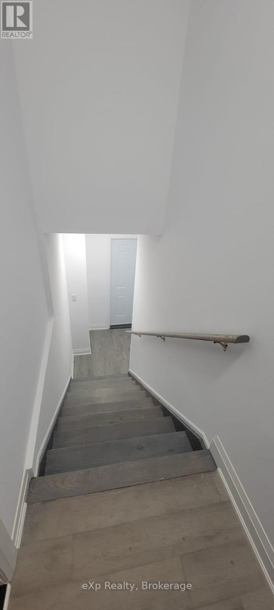 Lower - 180 Commercial Street, Welland, Ontario L3B 5Z6 - Photo 4 - X12596758