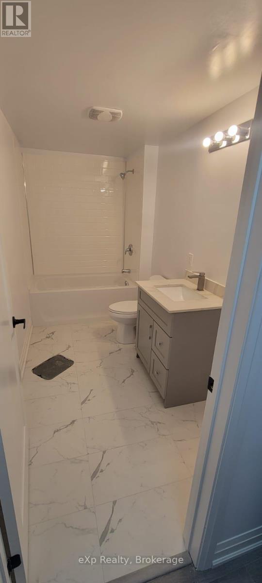 Lower - 180 Commercial Street, Welland, Ontario L3B 5Z6 - Photo 8 - X12596758