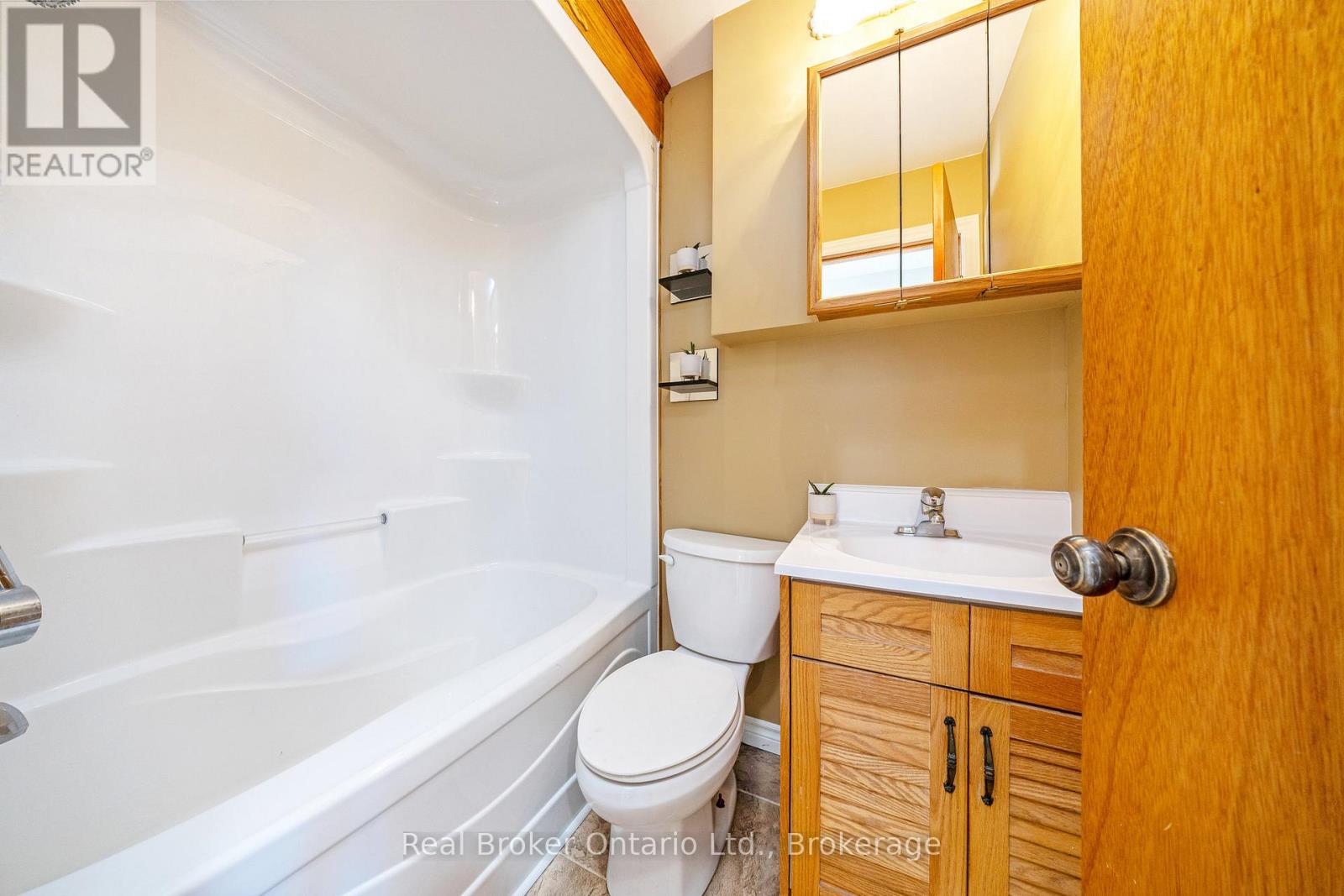 8759 Wellington 124 Road, Erin, Ontario  N1H 6H7 - Photo 38 - X12596804