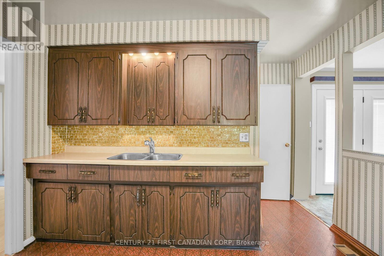 119 Bancroft Road, London East, Ontario  N5V 1C6 - Photo 13 - X12596838