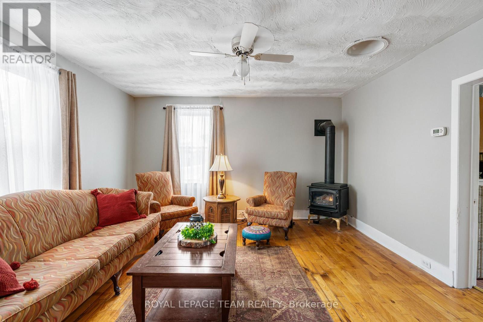 11509 Queen Street, North Dundas, Ontario  K0E 1J0 - Photo 13 - X12596790