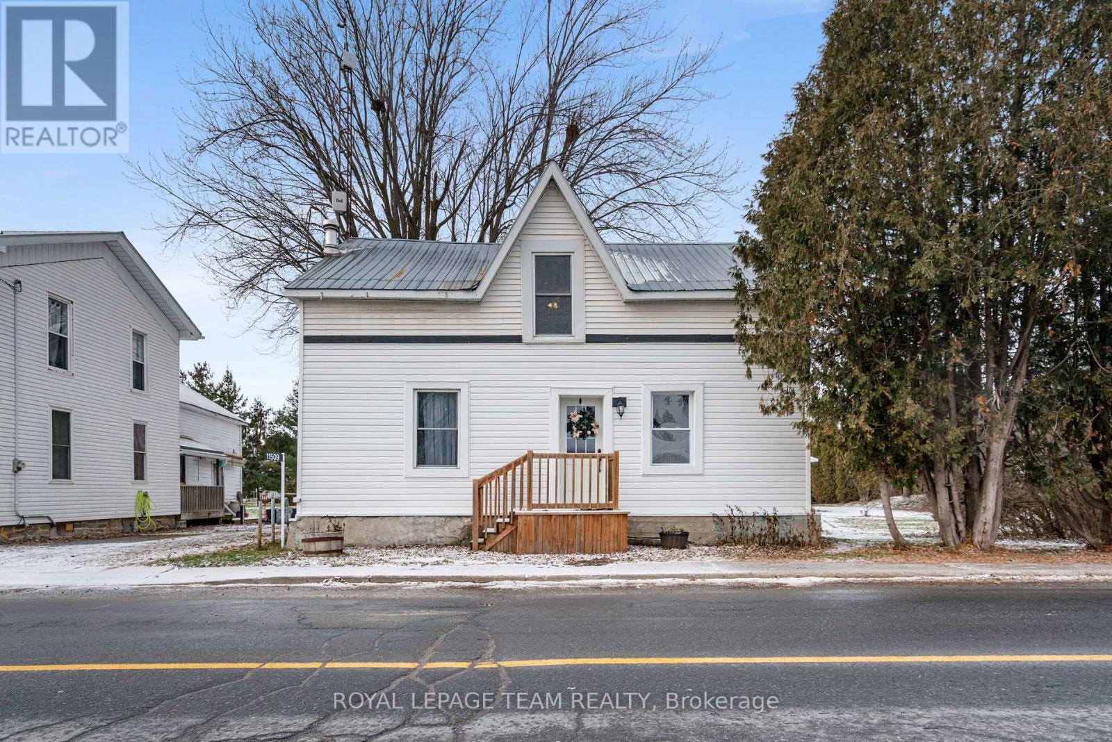 11509 Queen Street, North Dundas, Ontario  K0E 1J0 - Photo 2 - X12596790