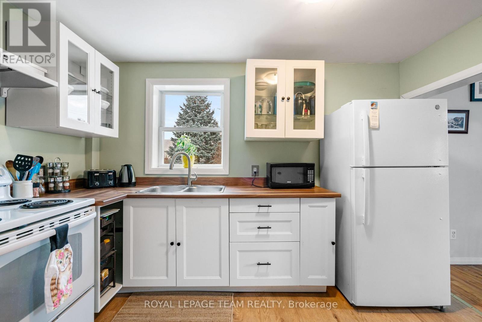 11509 Queen Street, North Dundas, Ontario  K0E 1J0 - Photo 6 - X12596790