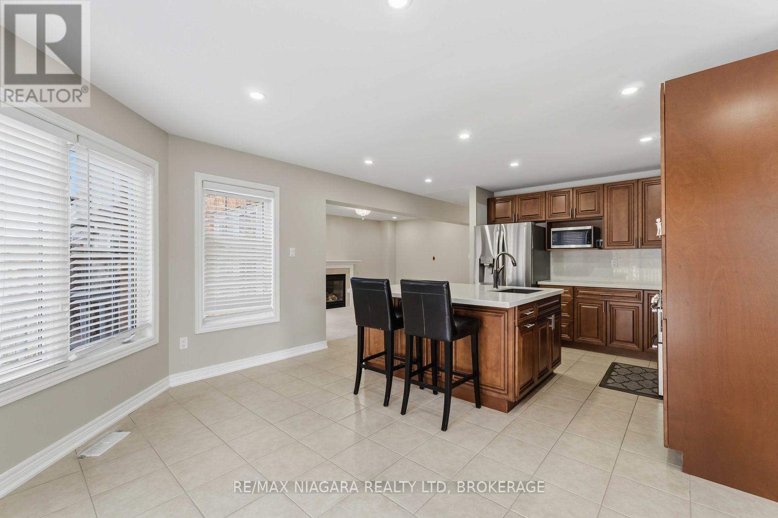 6537 St Michael Avenue, Niagara Falls (Forestview), Ontario  L2H 0C6 - Photo 9 - X12596768