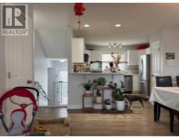 8, 304 Ross Avenue East End, Cochrane, Ca