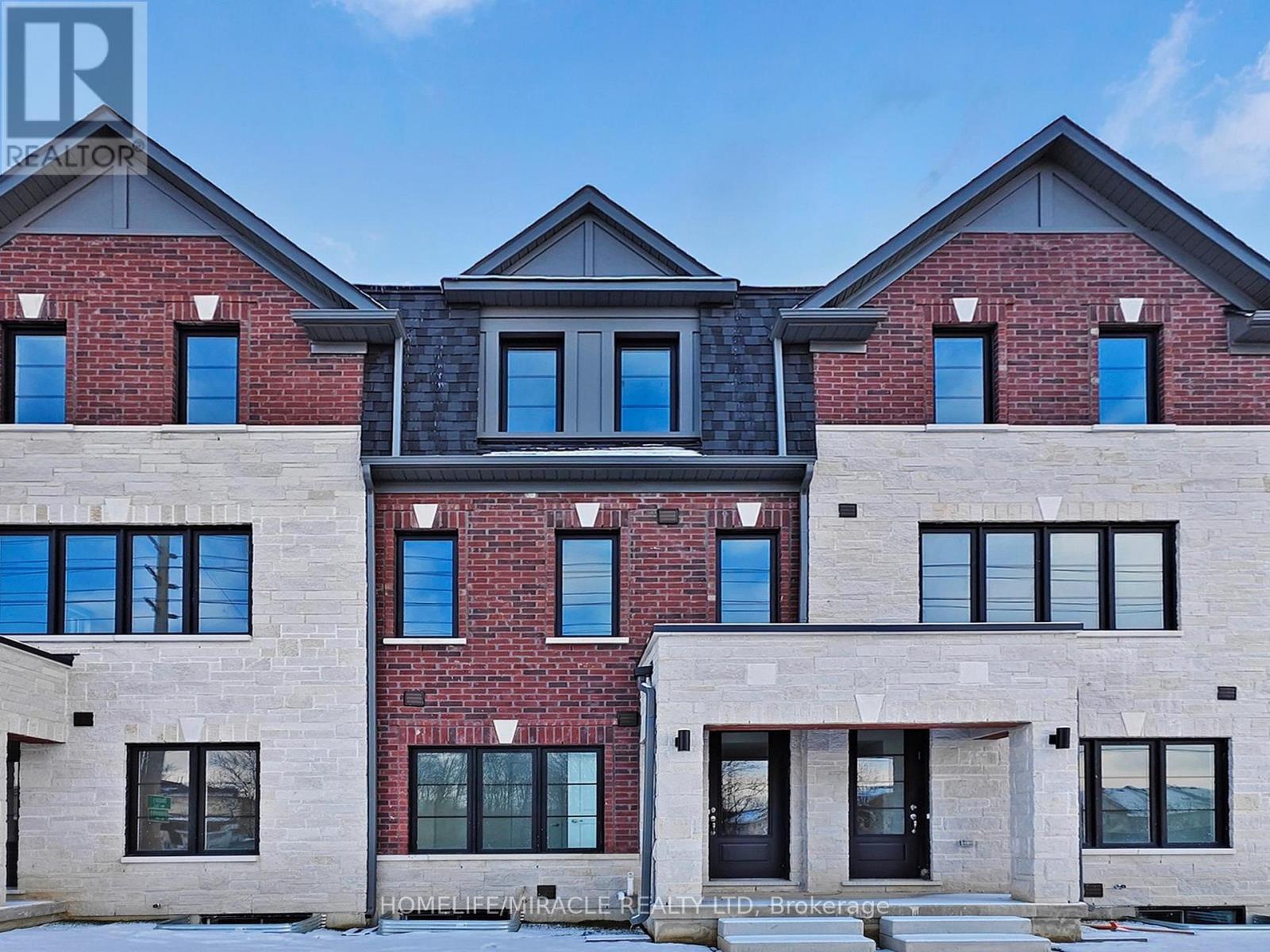 5909 Saigon Street, Mississauga (East Credit), Ontario  L5V 0E9 - Photo 2 - W12554570