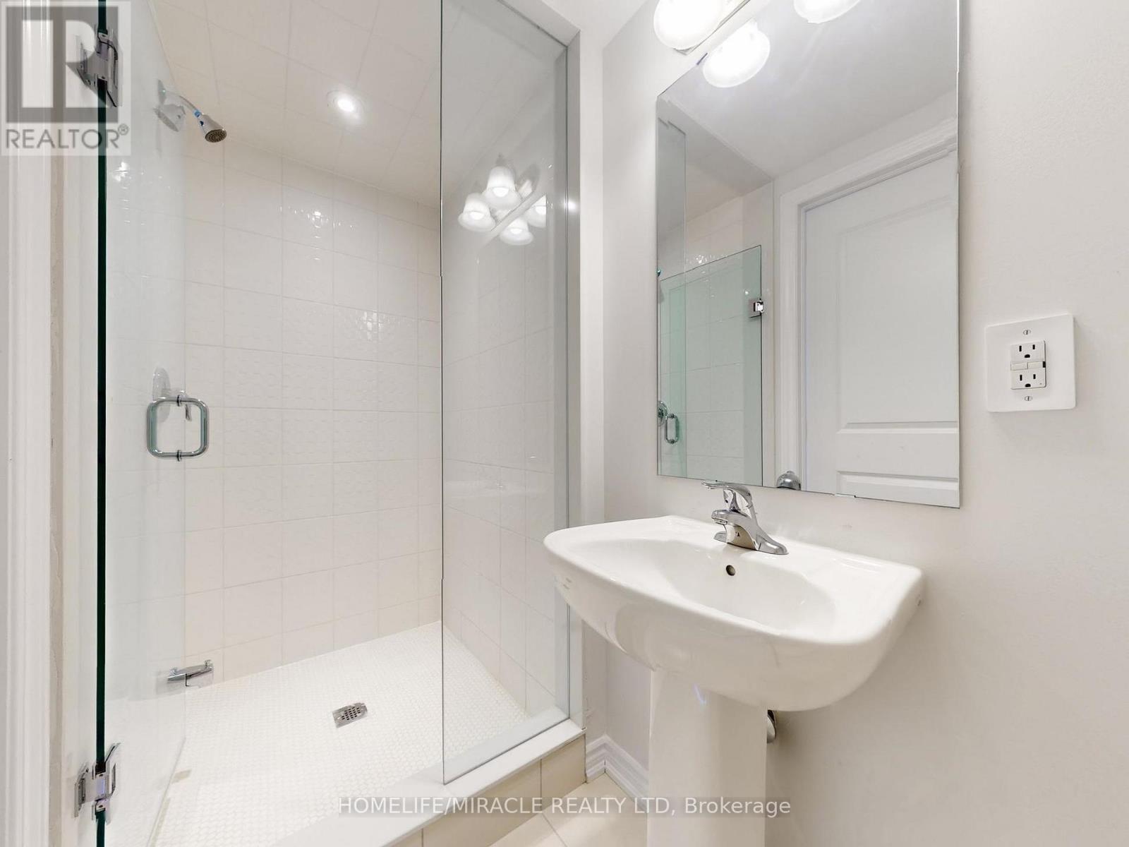 5909 Saigon Street, Mississauga (East Credit), Ontario  L5V 0E9 - Photo 42 - W12554570