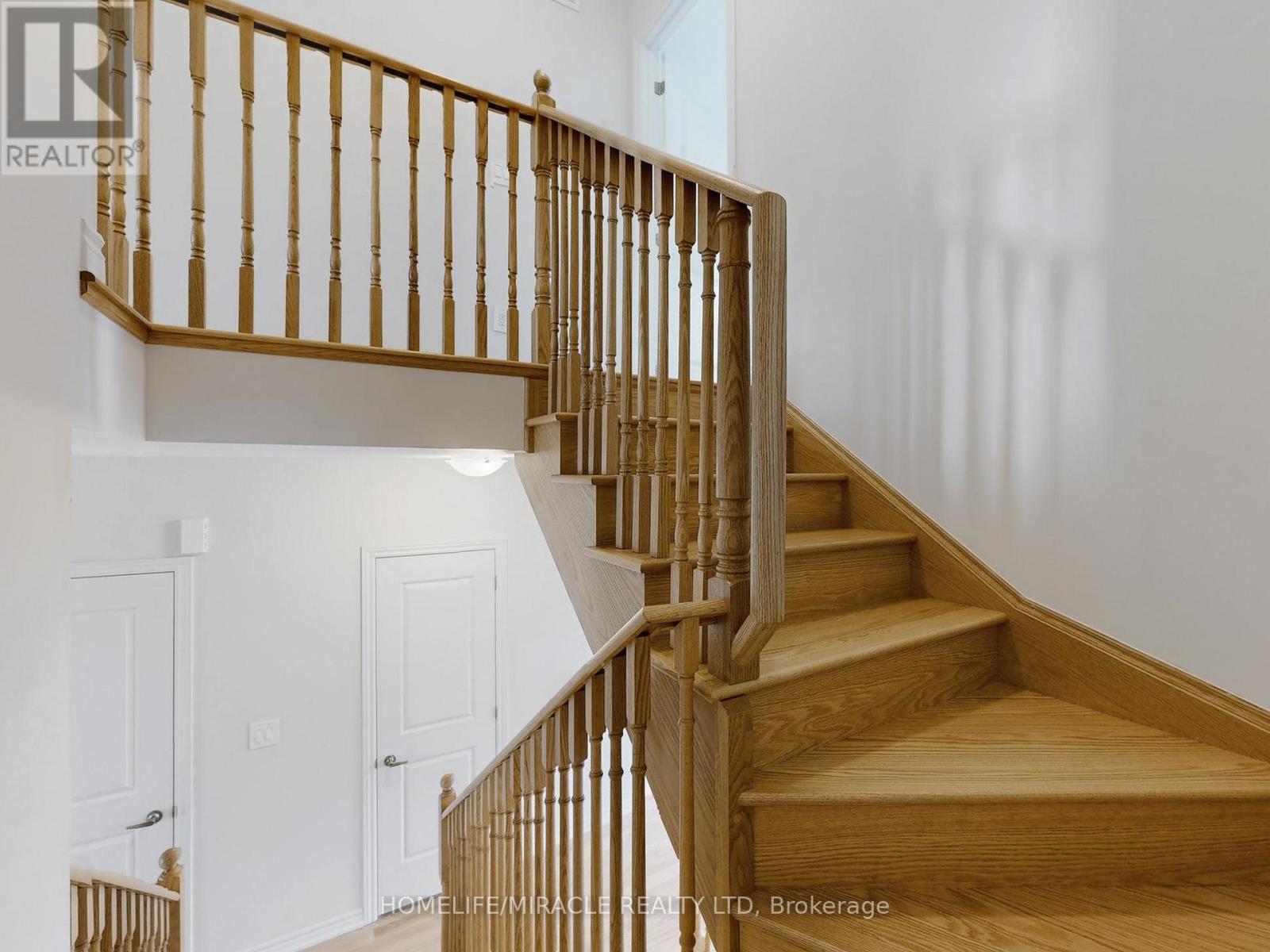 5909 Saigon Street, Mississauga (East Credit), Ontario  L5V 0E9 - Photo 16 - W12554570