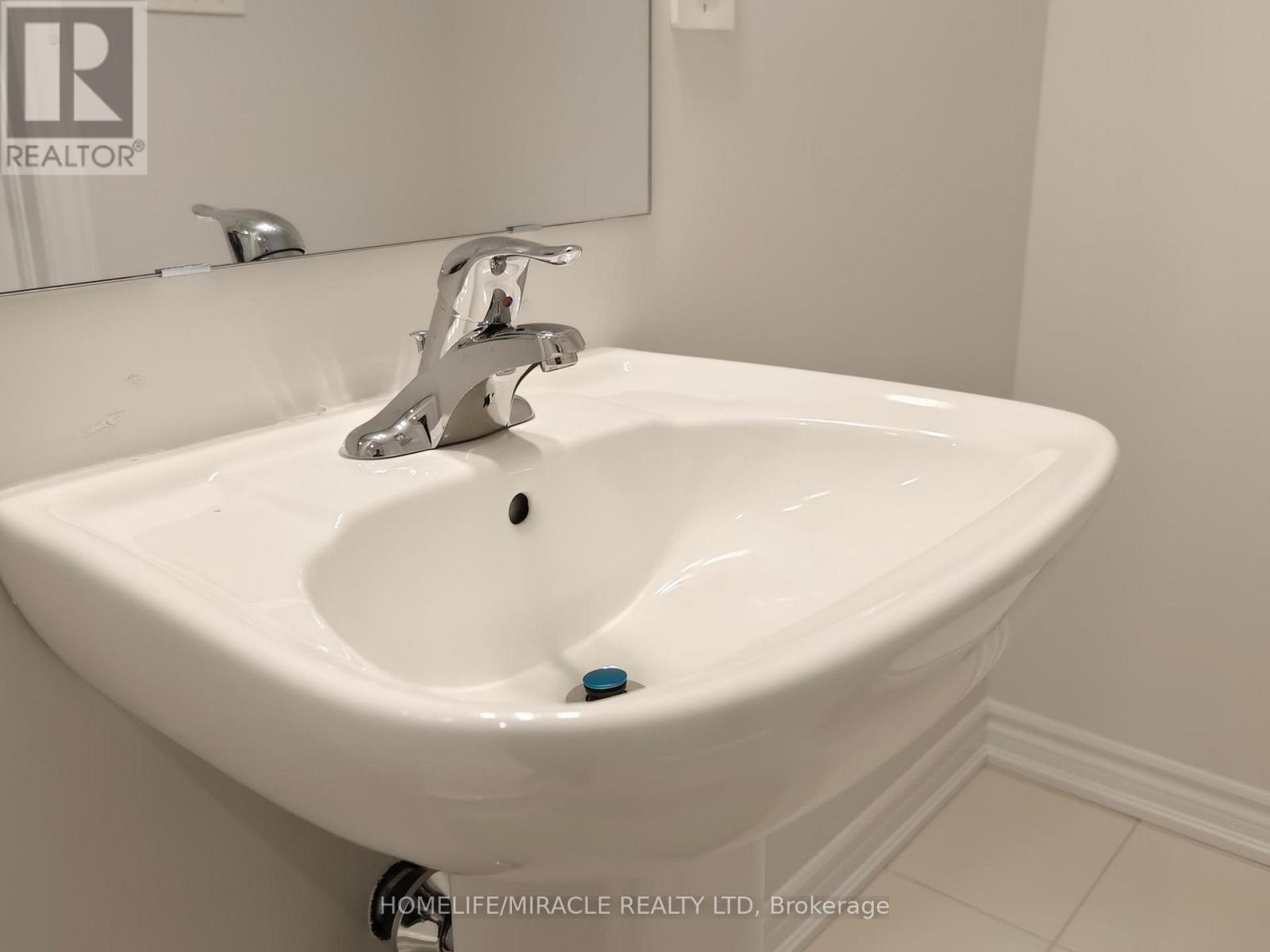 5909 Saigon Street, Mississauga (East Credit), Ontario  L5V 0E9 - Photo 43 - W12554570