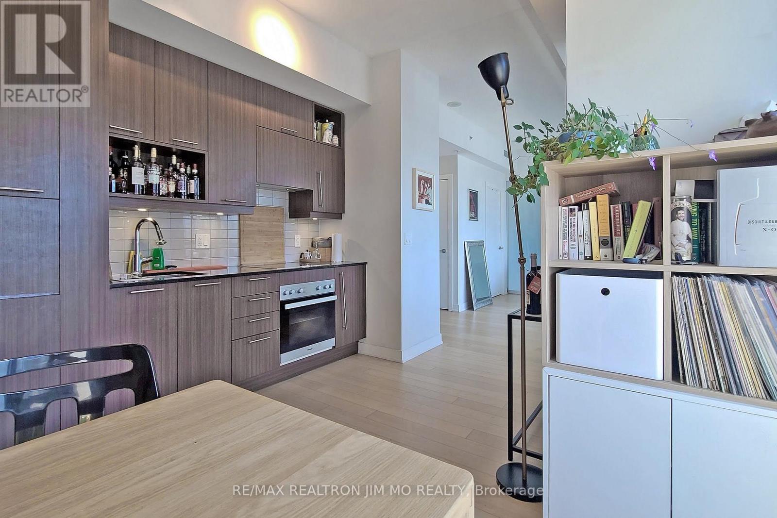 2604 - 199 Richmond Street W, Toronto (Waterfront Communities), Ontario  M5V 0H4 - Photo 9 - C12596746