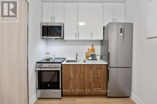 10 - 134 Carlton Street E, Toronto, Ontario  M5A 2K1 - Photo 16 - C12596756