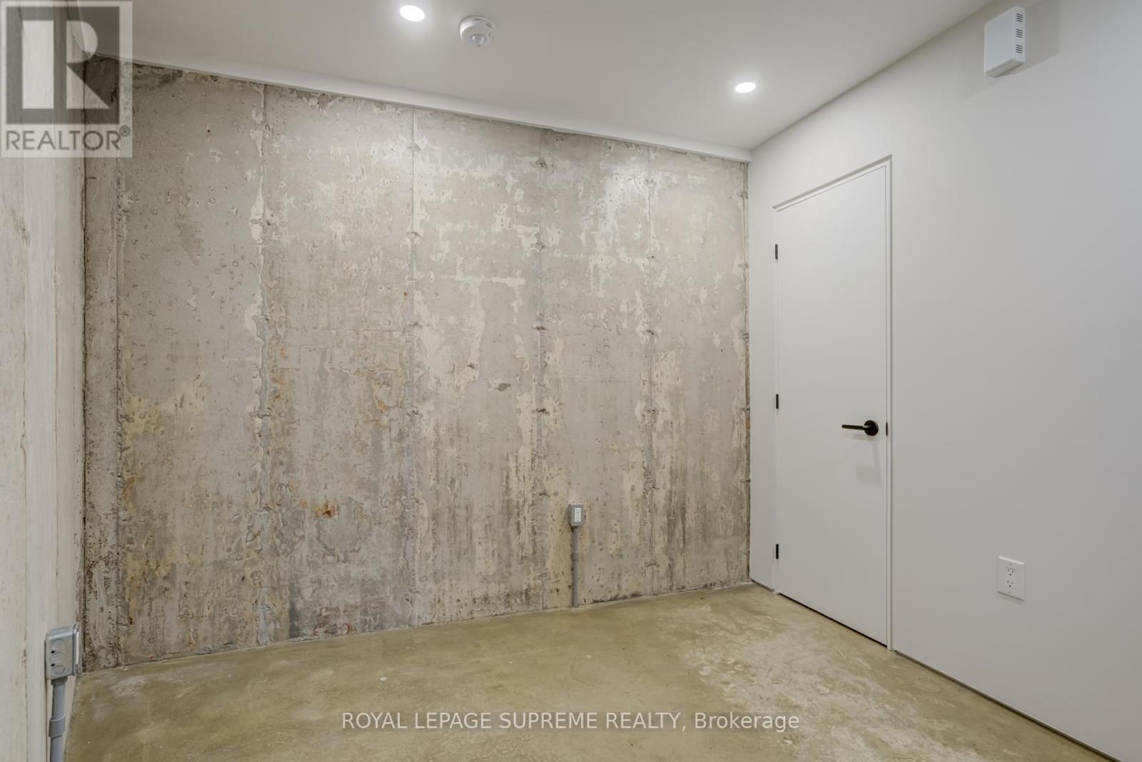 Garden - 101 Bernice Crescent, Toronto, Ontario  M6N 1W7 - Photo 7 - W12484677