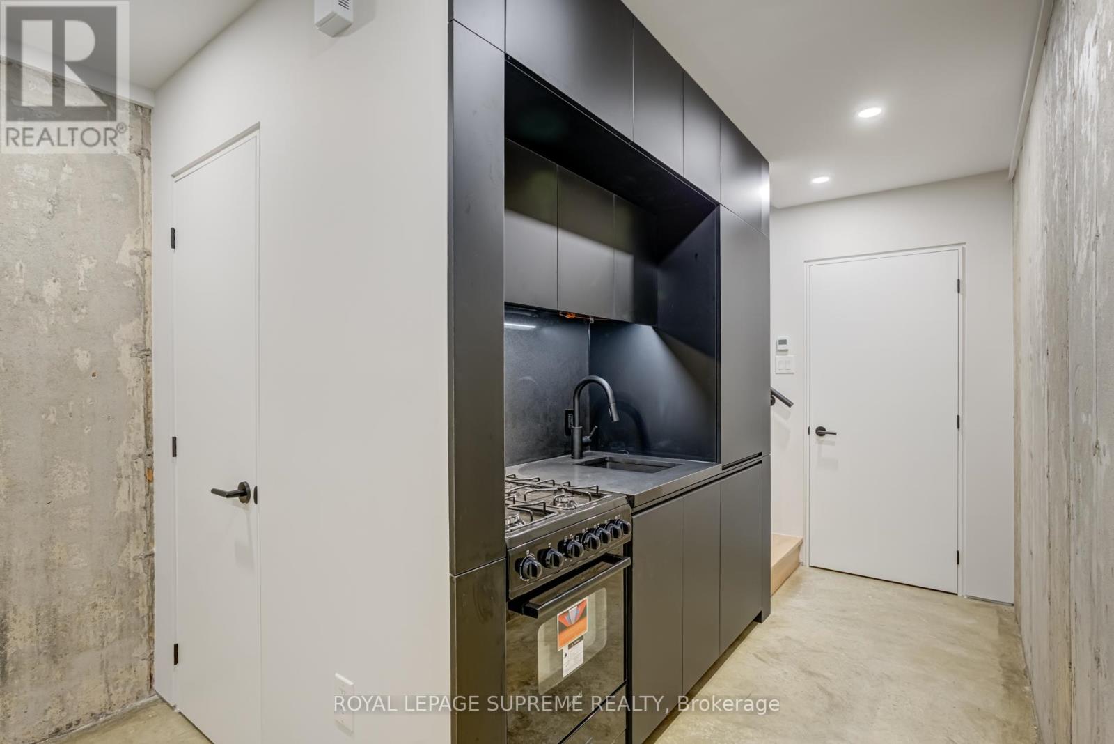 Garden - 101 Bernice Crescent, Toronto, Ontario  M6N 1W7 - Photo 16 - W12484677