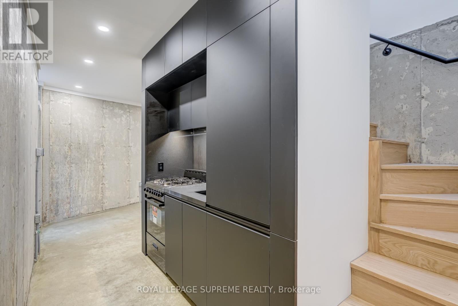 Garden - 101 Bernice Crescent, Toronto, Ontario  M6N 1W7 - Photo 18 - W12484677