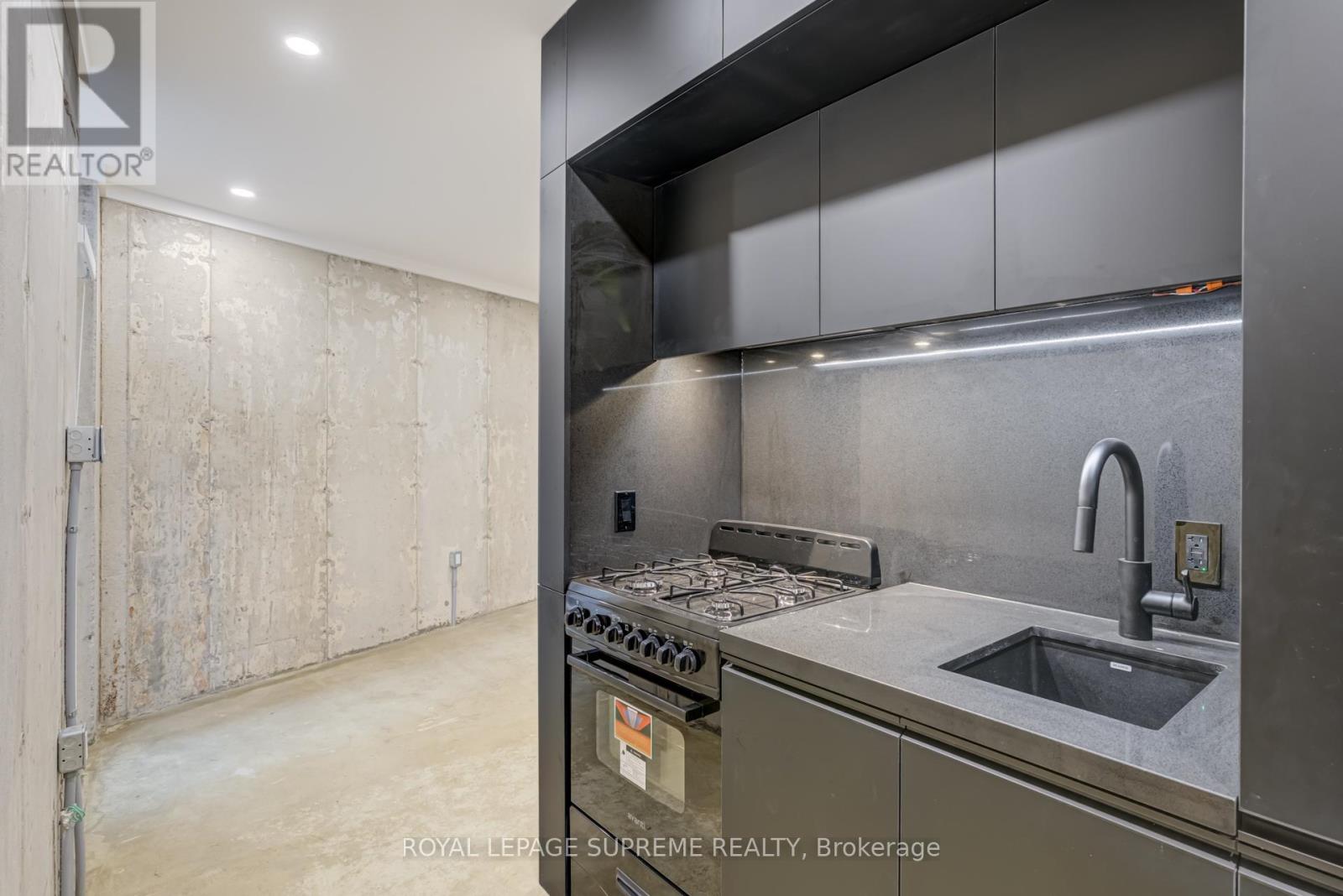 Garden - 101 Bernice Crescent, Toronto, Ontario  M6N 1W7 - Photo 20 - W12484677