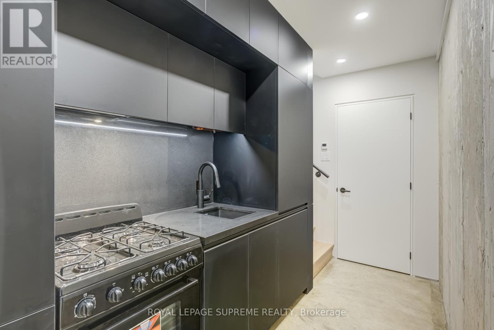 Garden - 101 Bernice Crescent, Toronto, Ontario  M6N 1W7 - Photo 19 - W12484677