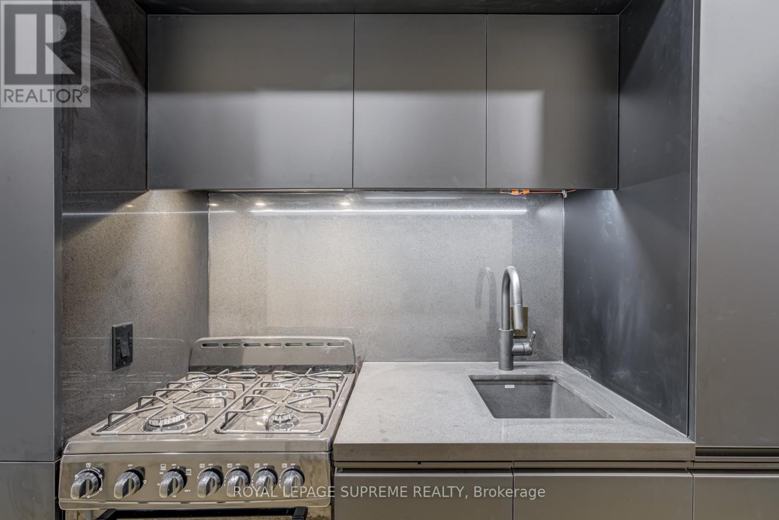 Garden - 101 Bernice Crescent, Toronto, Ontario  M6N 1W7 - Photo 21 - W12484677