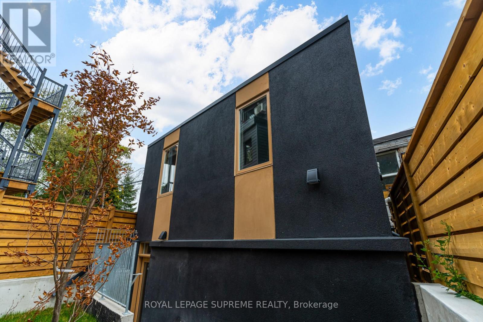 Garden - 101 Bernice Crescent, Toronto, Ontario  M6N 1W7 - Photo 3 - W12484677