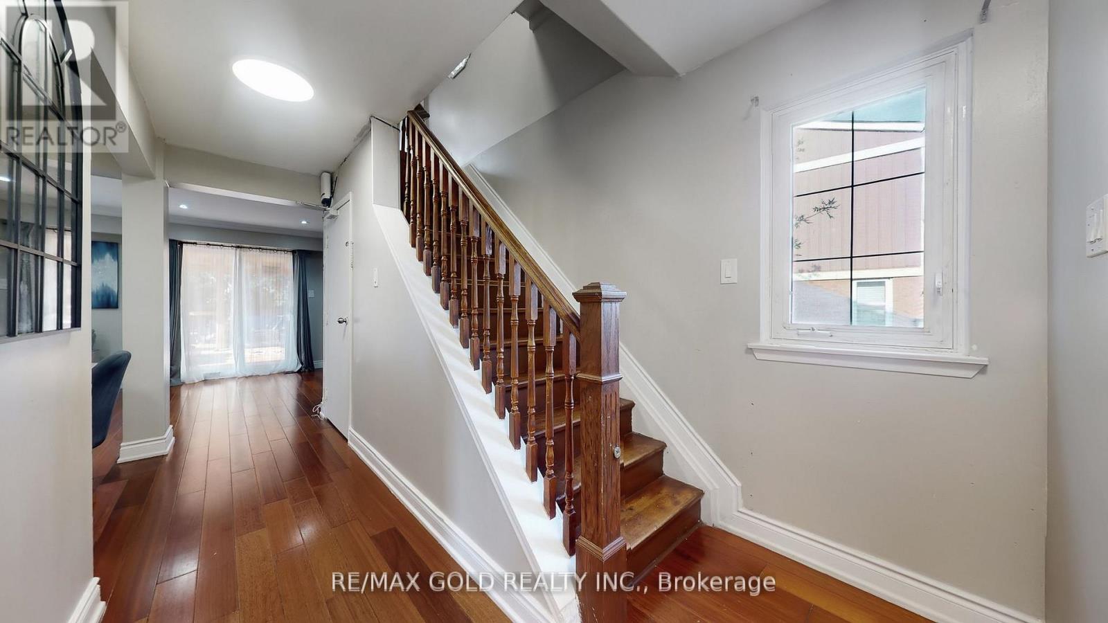 42 Murison Boulevard, Toronto, Ontario  M1B 2B2 - Photo 14 - E12594144