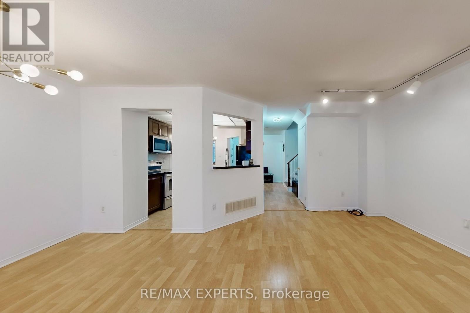 5631 Cortina Crescent, Mississauga, Ontario  L4Z 3R3 - Photo 10 - W12587842