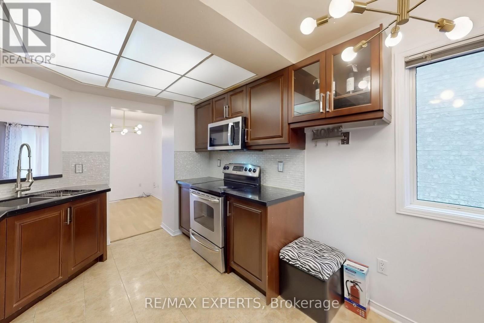 5631 Cortina Crescent, Mississauga, Ontario  L4Z 3R3 - Photo 11 - W12587842