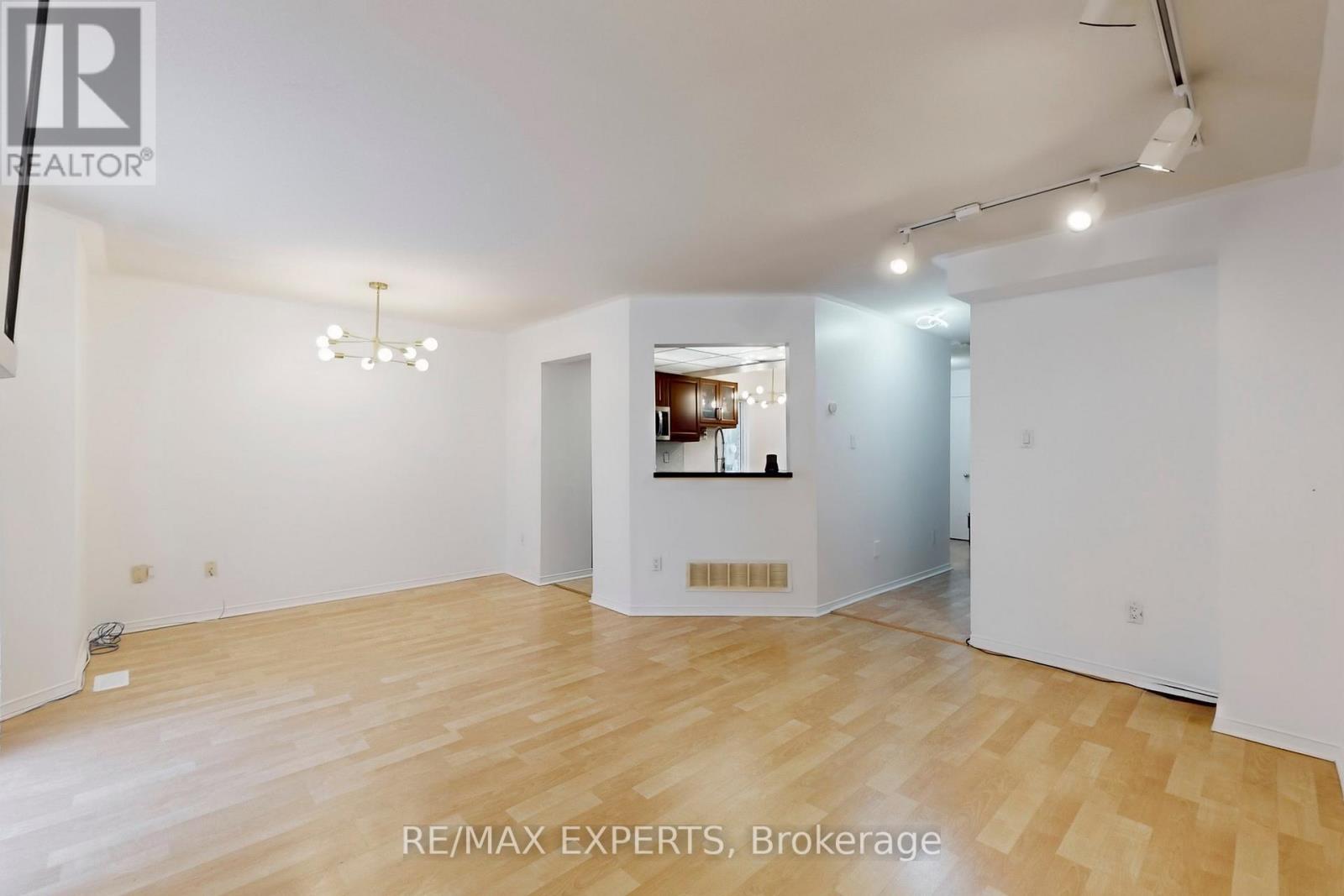 5631 Cortina Crescent, Mississauga, Ontario  L4Z 3R3 - Photo 12 - W12587842