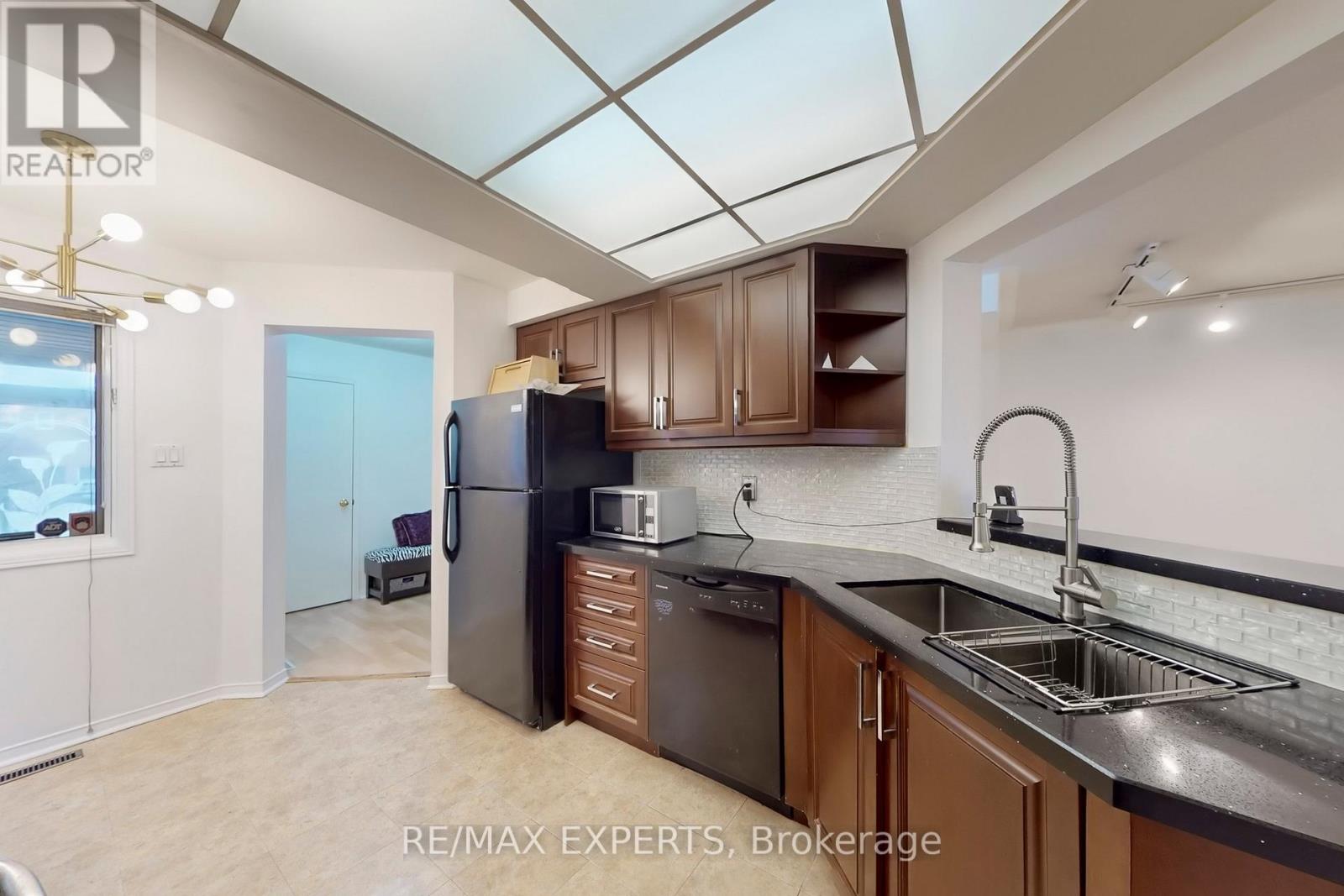 5631 Cortina Crescent, Mississauga, Ontario  L4Z 3R3 - Photo 17 - W12587842