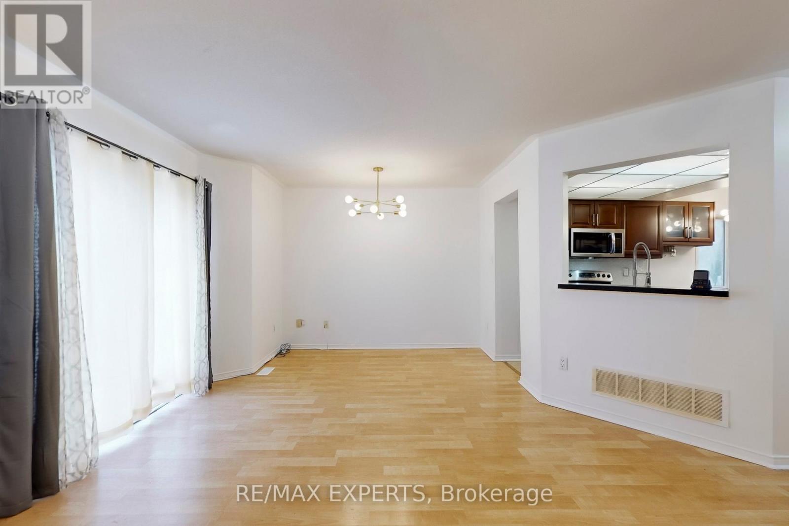 5631 Cortina Crescent, Mississauga, Ontario  L4Z 3R3 - Photo 7 - W12587842